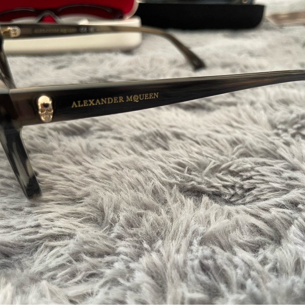 Alexander Mcqueen Gray Rectangular Sunglasses - image 4